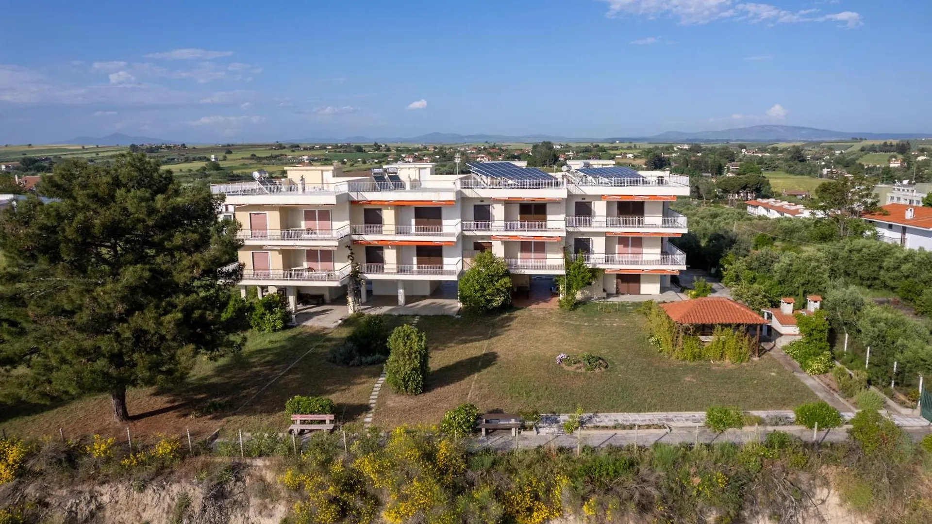 Sunshine House Offering Spectacular Views To Olymp A Apartment Nea Iraklia